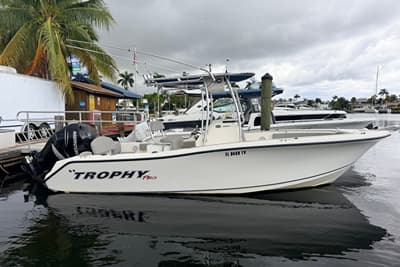 BOATZON | Trophy 2203 Center Console 2012