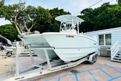 BOATZON | Twin Vee 240 CC 2020