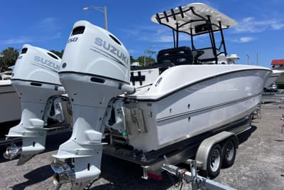 BOATZON | Twin Vee 240 GFX CC 2023