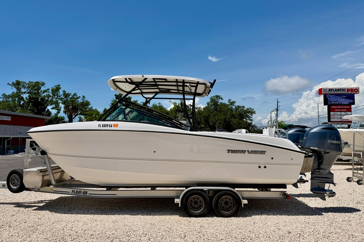 2021 Twin Vee 240 GFX DC - Sold Boat