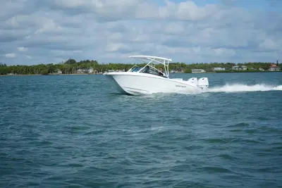 BOATZON | Twin Vee 240 GFX DC 2025 BOATZON | Twin Vee 240 GFX DC 2025