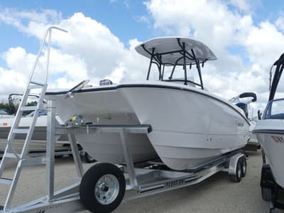 BOATZON | Twin Vee 240 GFX2 2027