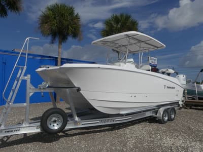 BOATZON | TWIN VEE 240 STX 2026