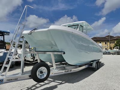 BOATZON | Twin Vee 260 GFX CC 2027