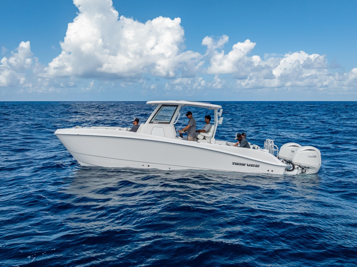2026 Twin Vee 260 GFX2 CC - Sold Boat