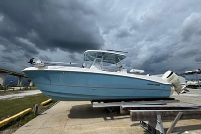 BOATZON | Twin Vee 280 CC GF 2021