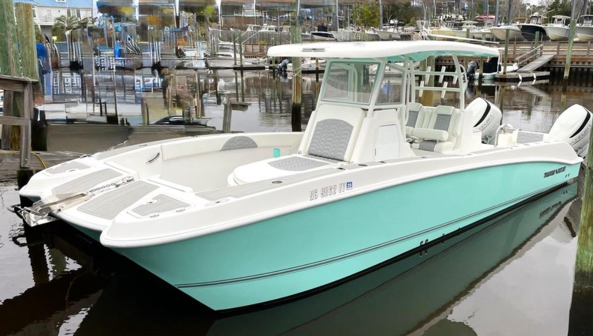 2022 Twin Vee 280 GFX CC - Sold Boat