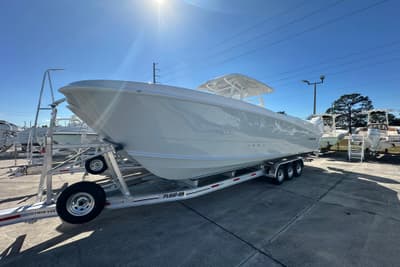 BOATZON | Twin Vee 340 GFX CC 2026