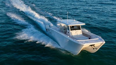 BOATZON | Twin Vee 400 GFX2 CC 2026