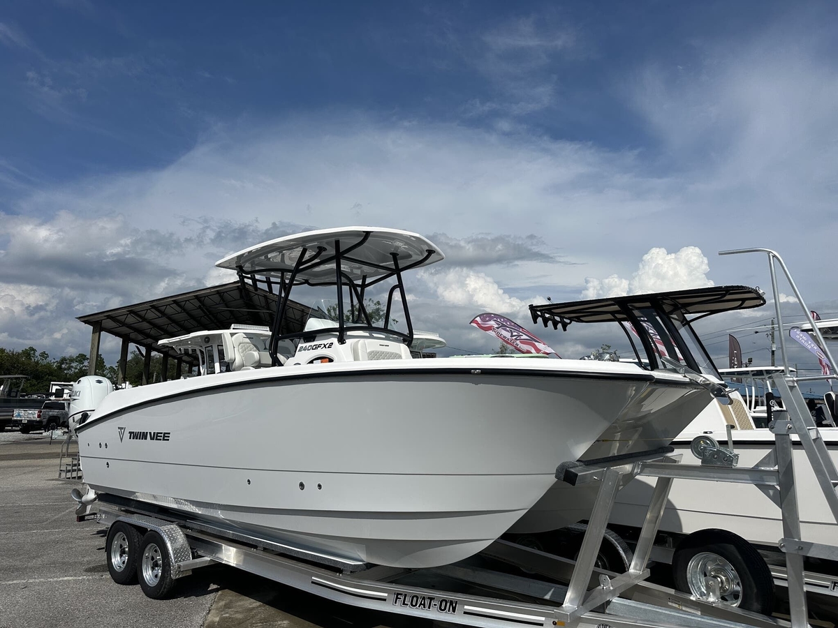 2026 Twin Vee GFX 24GFX - Sold Boat