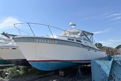 BOATZON | Uniflite 28 Salty Dog 1977