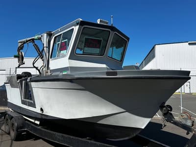 BOATZON | Uniflite Custom CrabDive Boat 2020