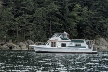 BOATZON | Uniflite Yacht Home 1983 BOATZON | Uniflite Yacht Home 1983