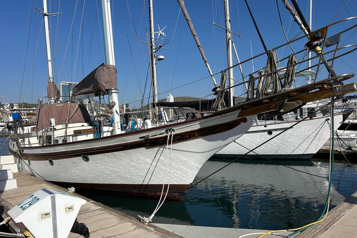 1983 Vagabond Vagabond 47 - Sold Boat