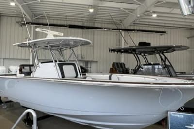 BOATZON | Valhalla Boatworks V33 2023