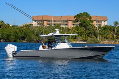 BOATZON | Valhalla Boatworks V33 2024