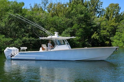 BOATZON | Valhalla Boatworks V37 2025