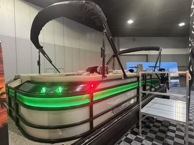 BOATZON | Vanderbilt 700T 2026