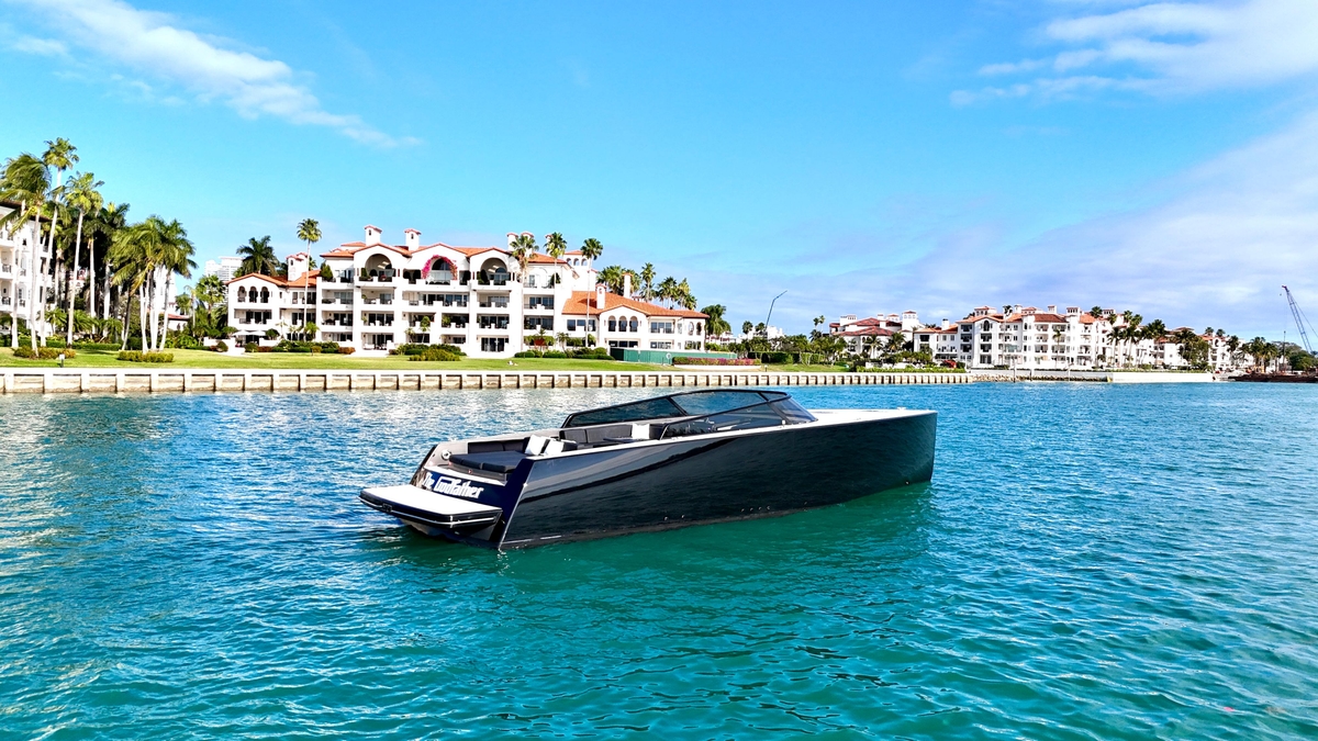 2014 VanDutch 55 - Sold Boat