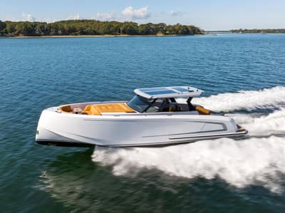 BOATZON | Vanquish Yachts VQ 45 T Top 2021