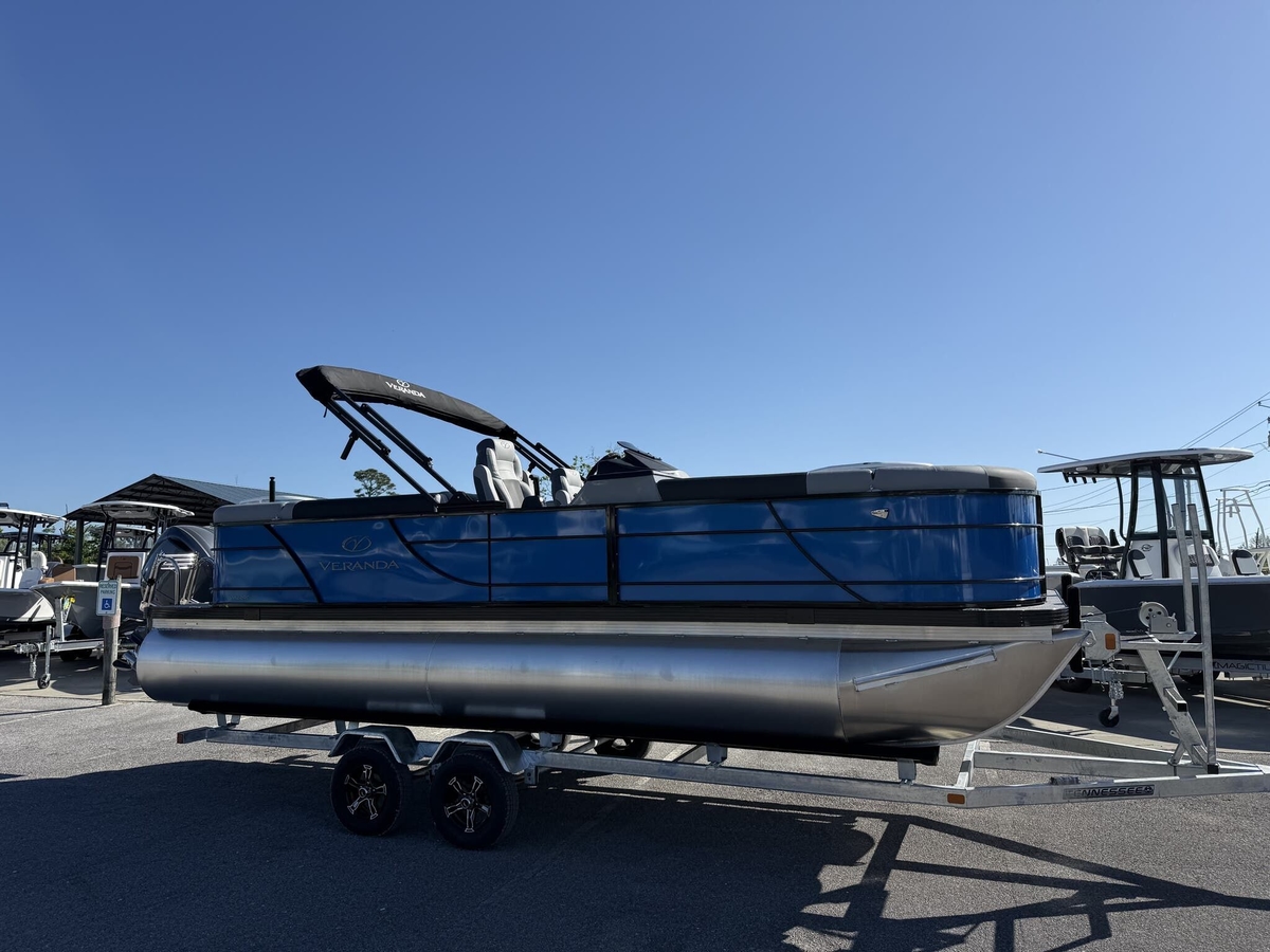 2026 Veranda Relax Series 22RC Tritoon200HP - Sold Boat