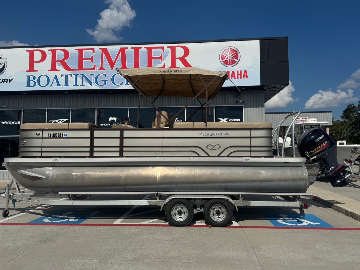 2017 Veranda V2275RC - Sold Boat