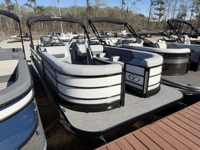 BOATZON | Veranda Vista Series TRITOON 200HP YAMAHA 2026