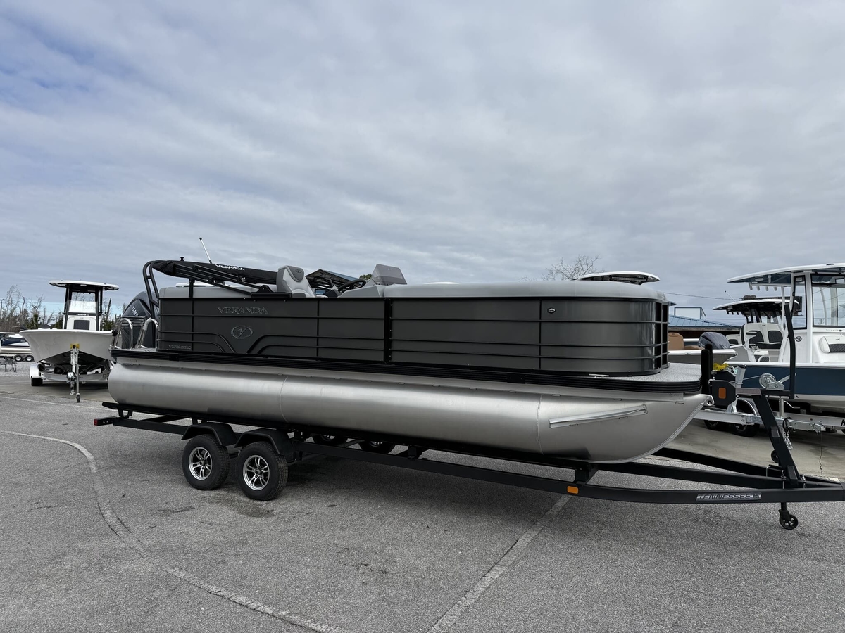 2026 Veranda Vista View Series 22RC TRITOON - Sold Boat