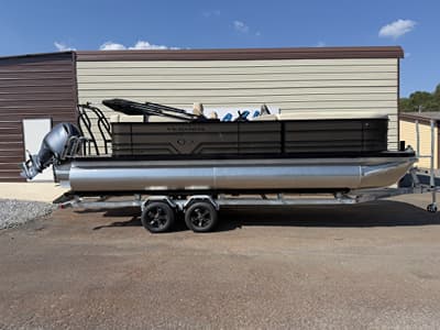 BOATZON | Veranda Vista View Series 22RC150HP TRITOON 2027