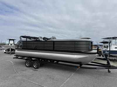 BOATZON | Veranda Vista View Series 22RCTRITOON150HP 2026