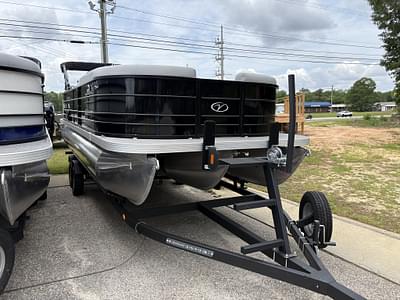 BOATZON | Veranda Vista View Series VV22 150HP TRITOON 2025