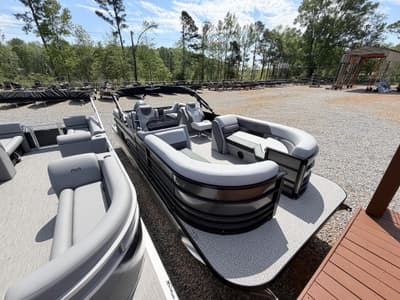 BOATZON | Veranda Vista View Series X22RCTRITOON150HP 2026