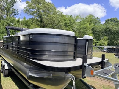 BOATZON | Veranda Vista View Series X22RCTRITOON150HP 2026