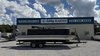 BOATZON | Veranda Vista View Series X22RCTRITOON150HP 2027