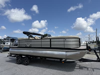 BOATZON | Veranda Vista View Series X22RCTRITOON150HP 2027