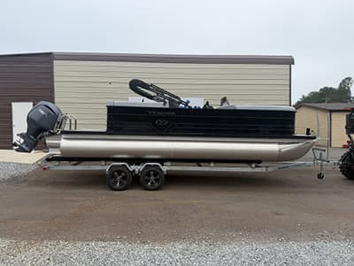 BOATZON | Veranda Vista View Series X22RCTRITOON150HP 2027