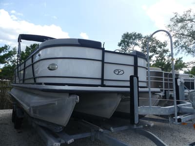 BOATZON | Veranda VR22RC TriToon 2022