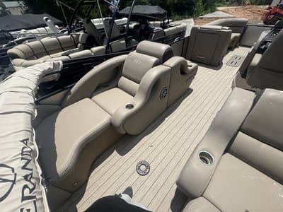 BOATZON | Veranda VTX25RFL Luxury TriToon 2023