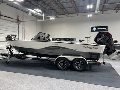 BOATZON | Vexus ADX 200 2026