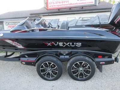 BOATZON | VEXUS VX20  350 HOURS  Mercury 250hp  Power Poles 2020