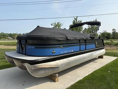 BOATZON | VIAGGIO by Misty Harbor Diamante S D23S 2022 BOATZON | VIAGGIO by Misty Harbor Diamante S D23S 2022