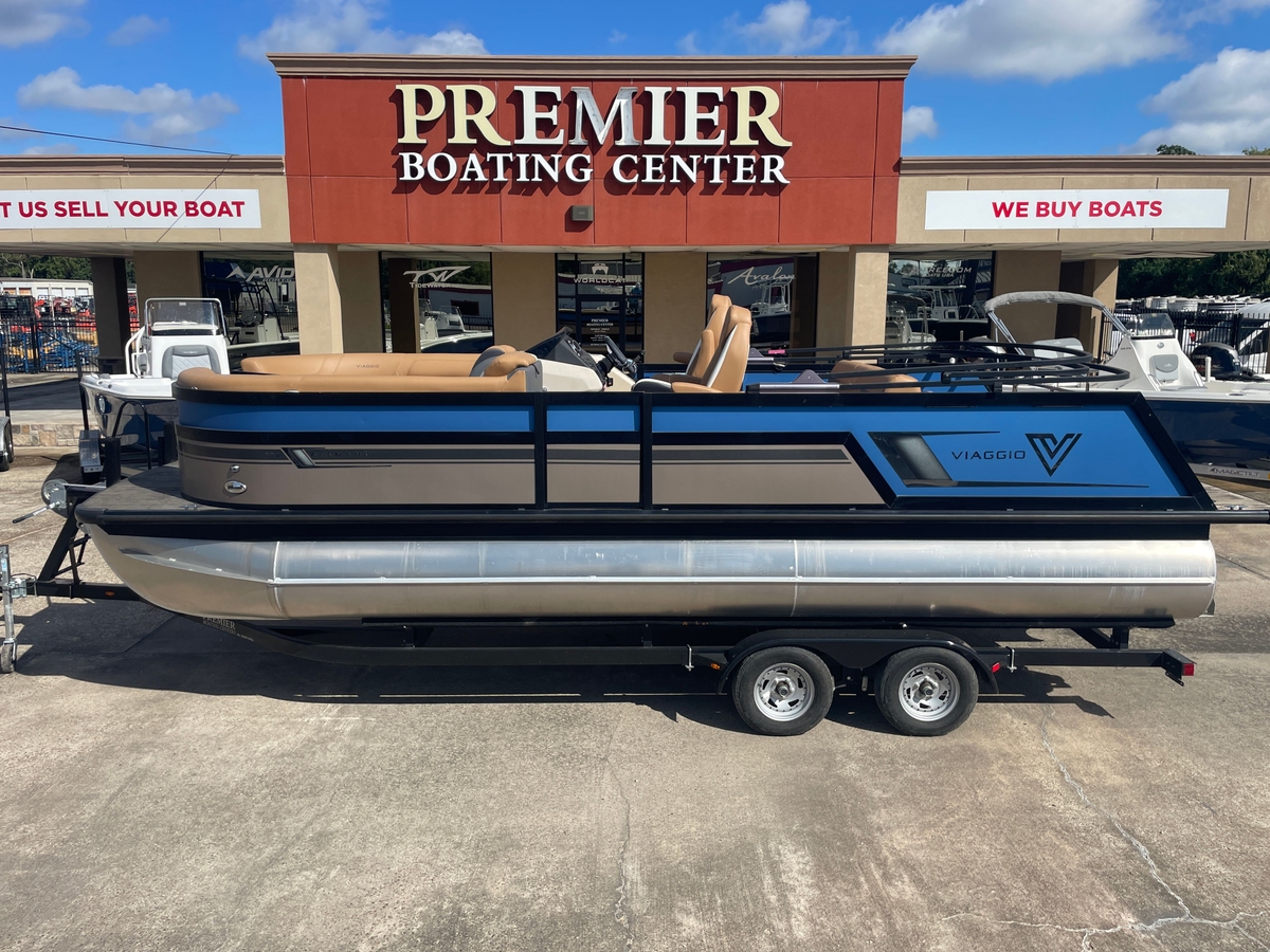 2022 Viaggio D23S - Sold Boat