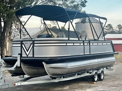 BOATZON | Viaggio Lago X 22 U Quad Lounge TripleToon IN STOCK 2025 BOATZON | Viaggio Lago X 22 U Quad Lounge TripleToon IN STOCK 2025