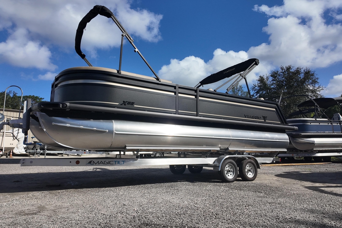 2026 Viaggio Lago X22D Tritoon - Sold Boat