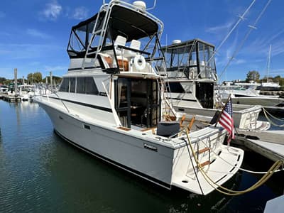 BOATZON | Viking 35 Convertible 1979