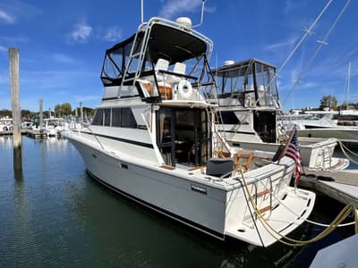 BOATZON | Viking 35 Convertible 1979