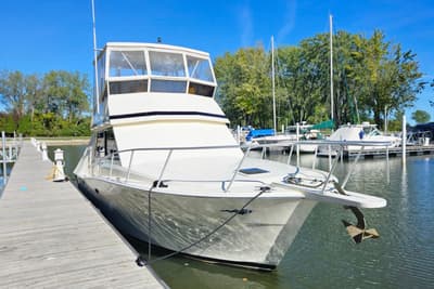 BOATZON | Viking 35 Convertible 1989