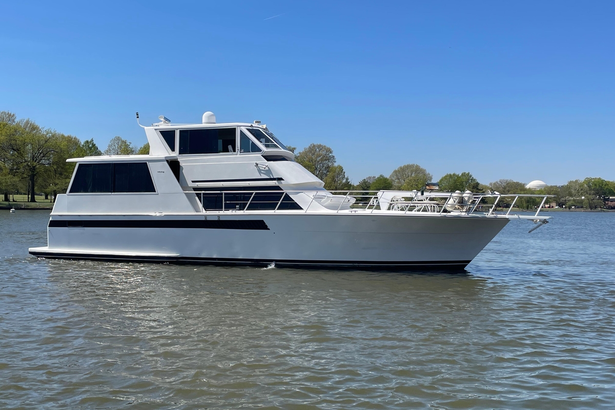 1995 Viking 54 Sports Yacht - Sold Boat