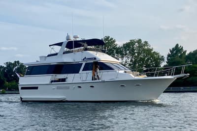 BOATZON | Viking 55 Motor Yacht 1990