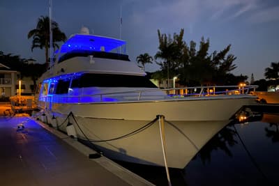 BOATZON | Viking 65 Cockpit 1991